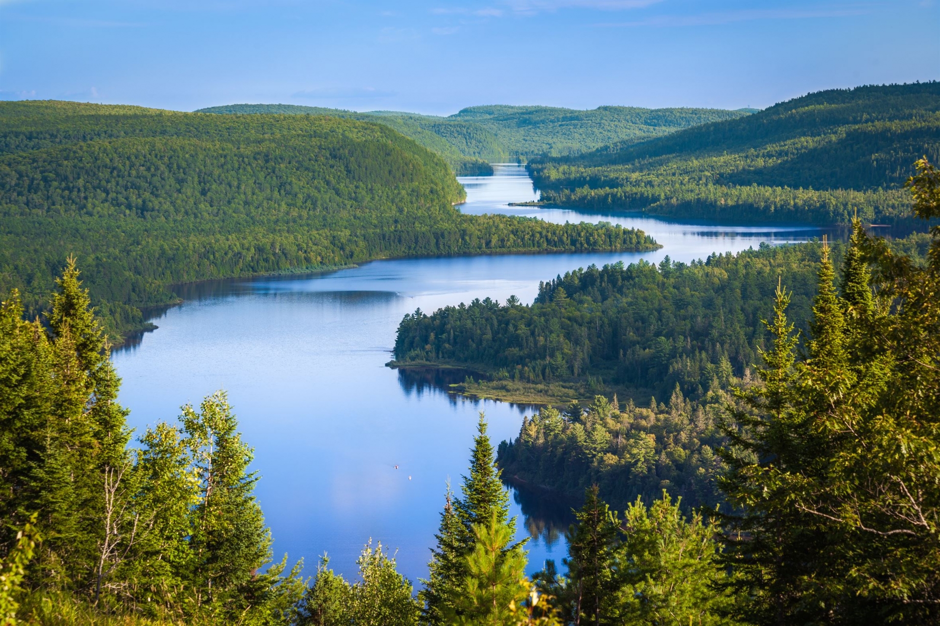 eau-calme-parc-mauricie-canada